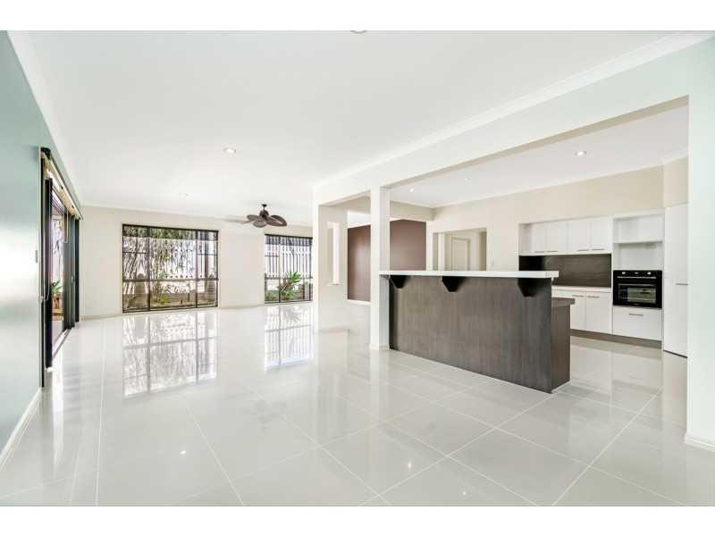 17 Koolang Crescent, Reedy Creek QLD 4227