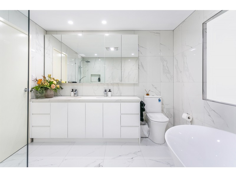 16 Glenrowan Drive, Tallai QLD 4213