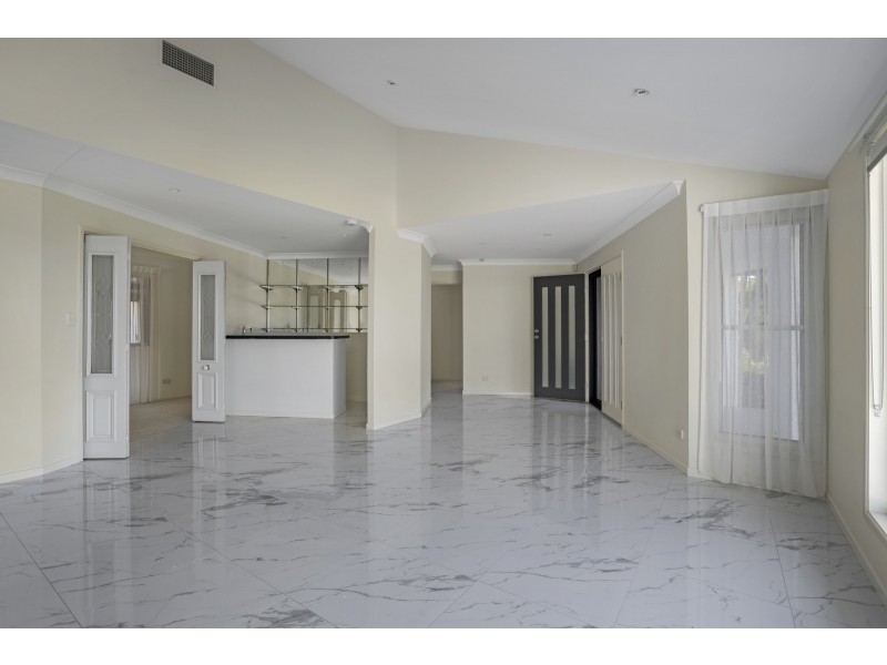 16 Glenrowan Drive, Tallai QLD 4213