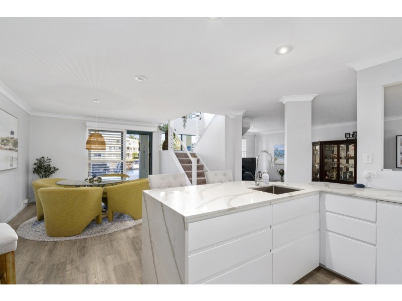 14/3 Lee Road, Runaway Bay QLD 4216