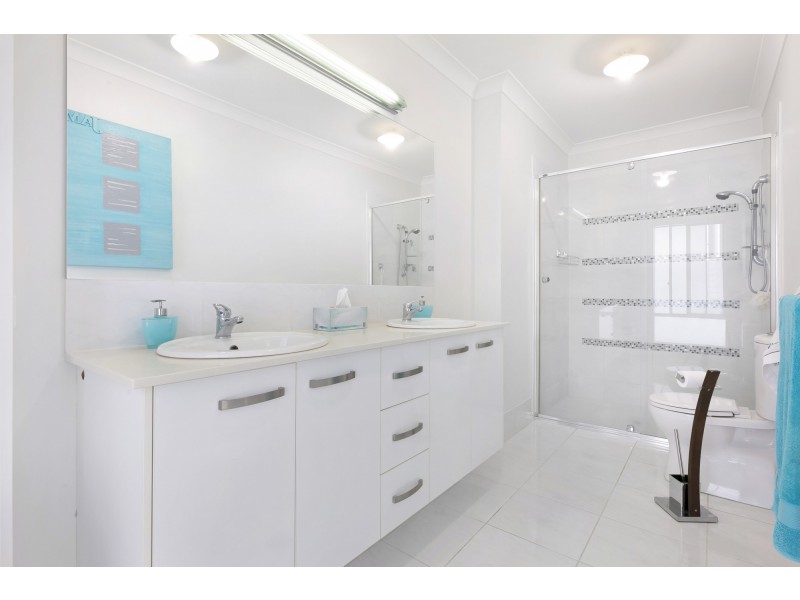 1 Curtis Court, Mudgeeraba QLD 4213