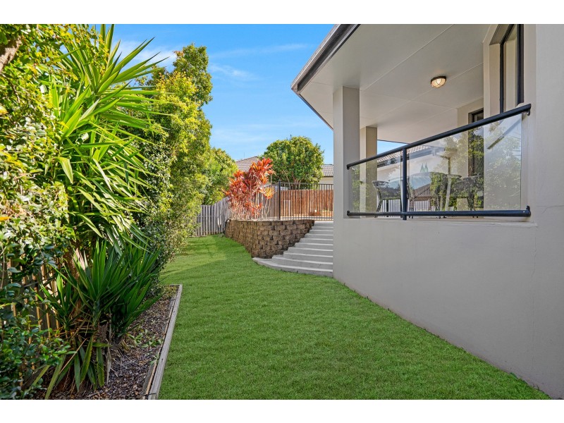 11 North Shore Avenue, Varsity Lakes QLD 4227