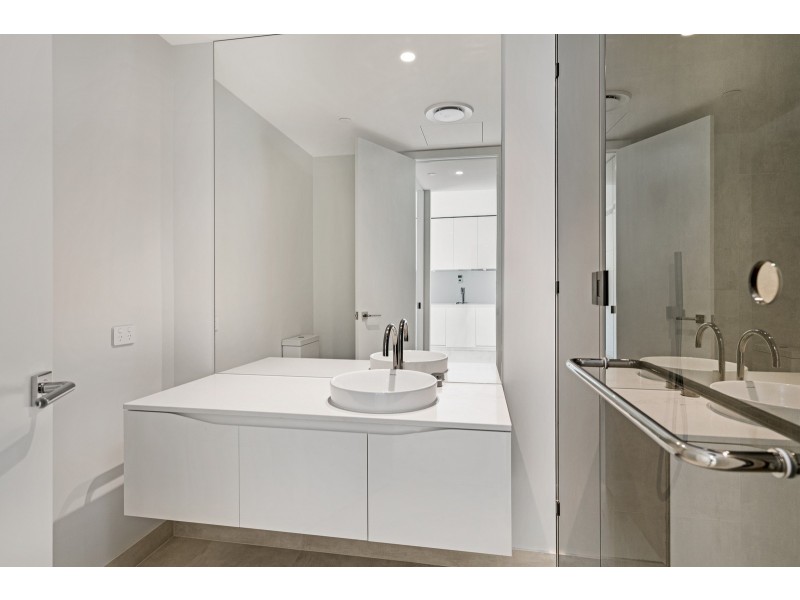 2203/2 The Lanes Boulevard, Mermaid Waters QLD 4218