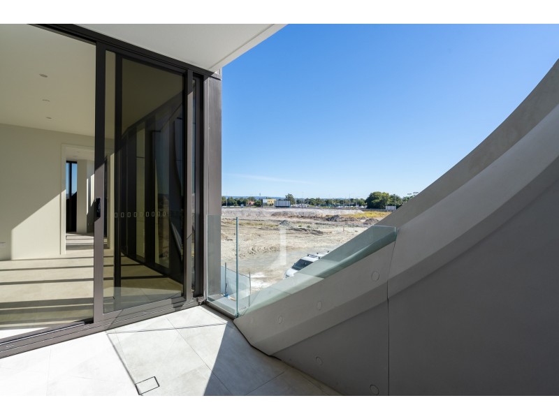 2203/2 The Lanes Boulevard, Mermaid Waters QLD 4218