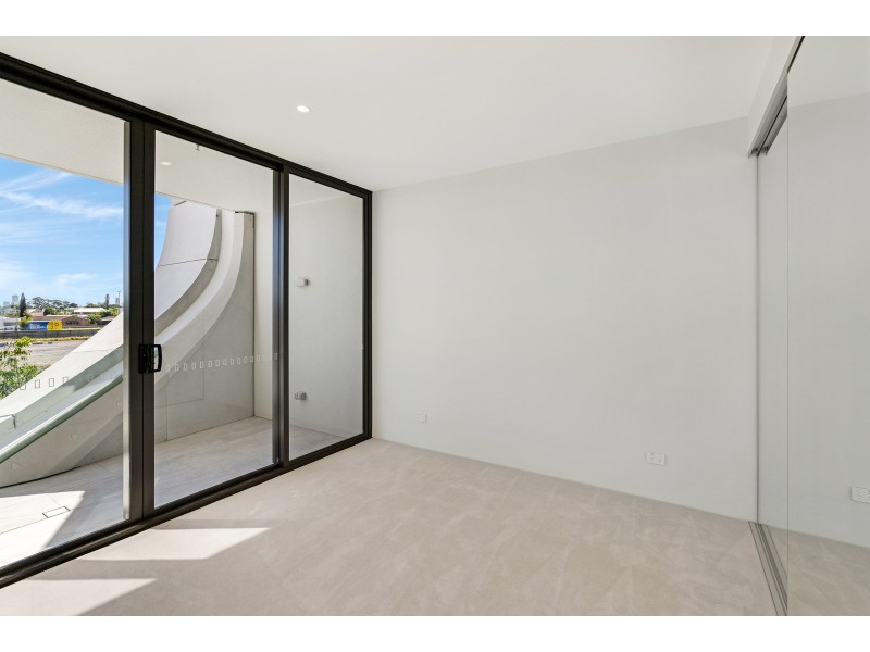 2203/2 The Lanes Boulevard, Mermaid Waters QLD 4218