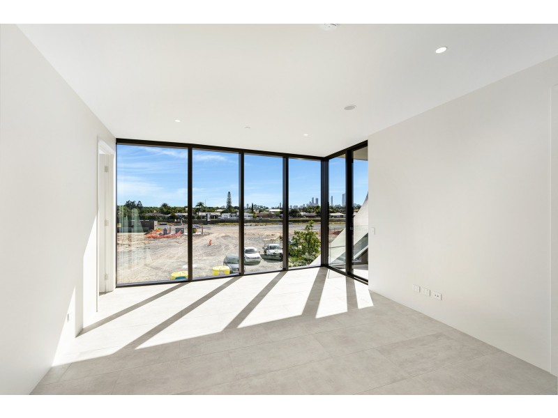 2203/2 The Lanes Boulevard, Mermaid Waters QLD 4218