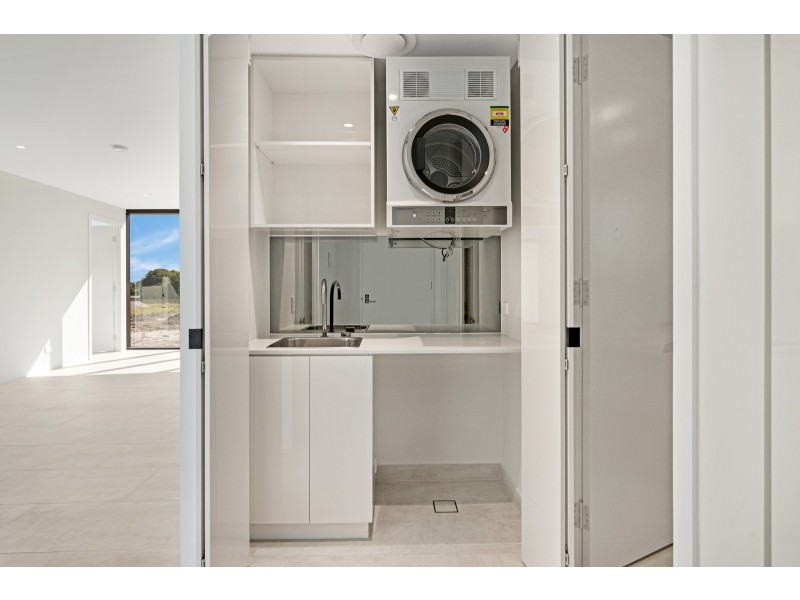 2203/2 The Lanes Boulevard, Mermaid Waters QLD 4218