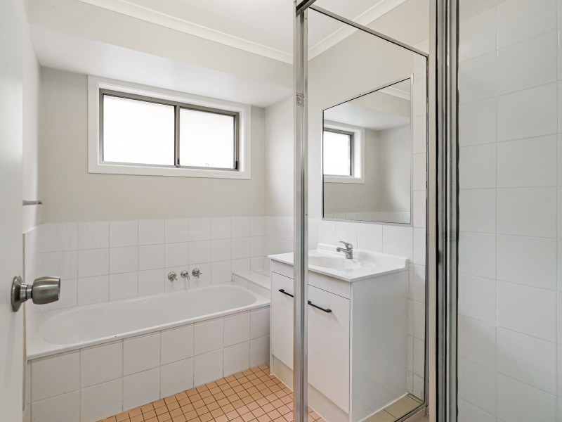 55 Universal Street, Pacific Pines QLD 4211