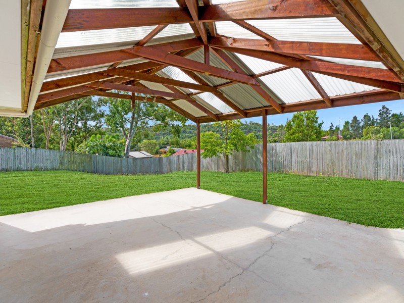 55 Universal Street, Pacific Pines QLD 4211