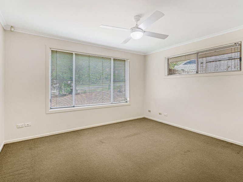 55 Universal Street, Pacific Pines QLD 4211