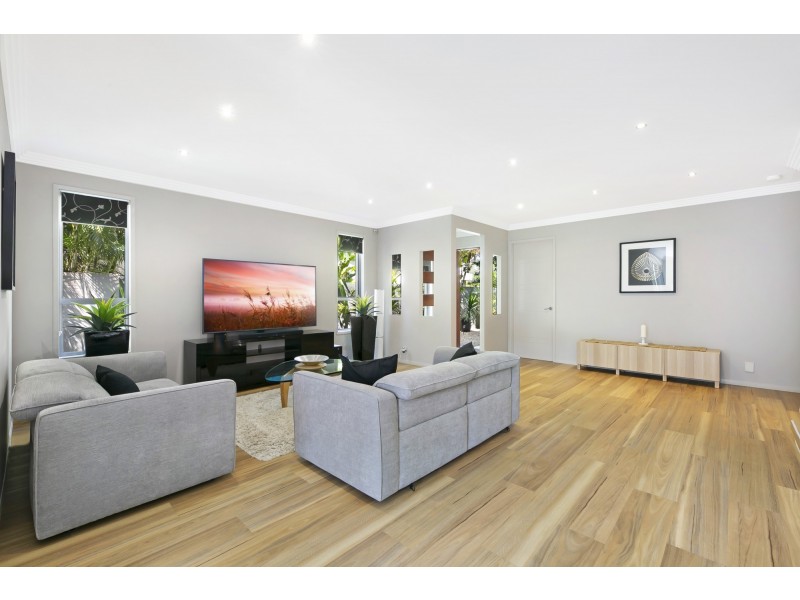 2/14 Heights Drive, Robina QLD 4226