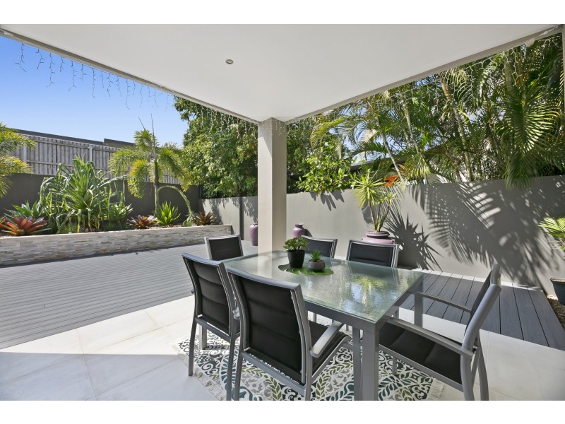 2/14 Heights Drive, Robina QLD 4226