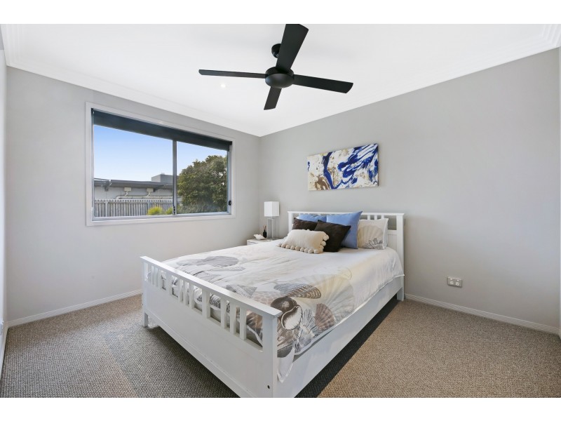 2/14 Heights Drive, Robina QLD 4226