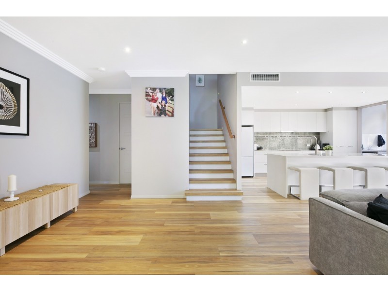 2/14 Heights Drive, Robina QLD 4226