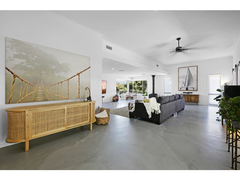 406 Tallebudgera Creek Road, Tallebudgera Valley QLD 4228