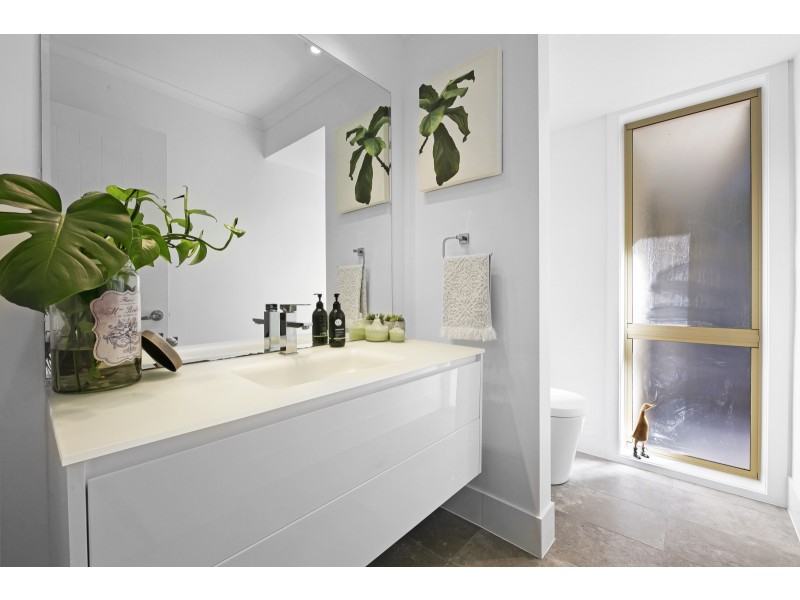 406 Tallebudgera Creek Road, Tallebudgera Valley QLD 4228