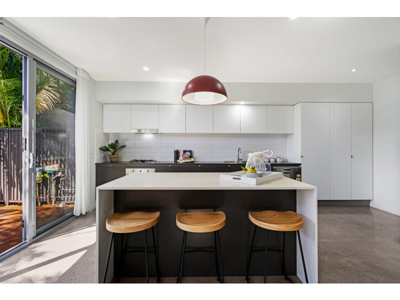 4 Little Blue Lane, Varsity Lakes QLD 4227