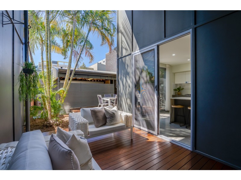 4 Little Blue Lane, Varsity Lakes QLD 4227