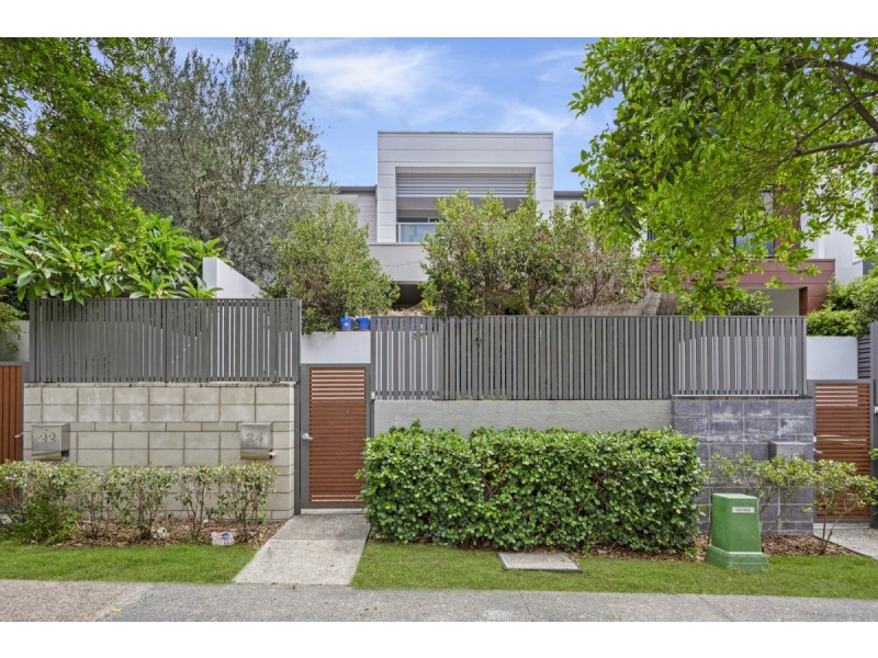 24 Parnell Boulevard, Robina QLD 4226