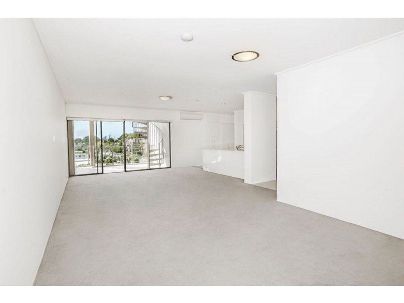 223/1 Toombul Avenue, Miami QLD 4220