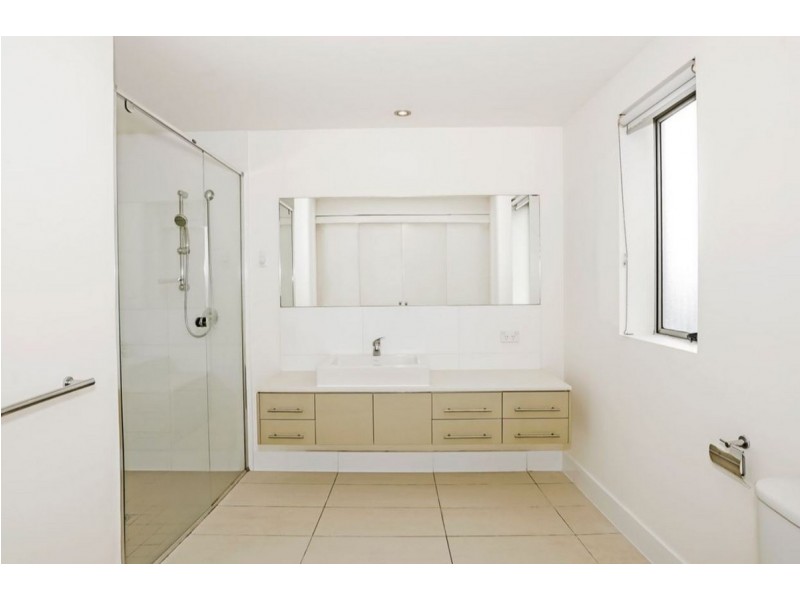 223/1 Toombul Avenue, Miami QLD 4220