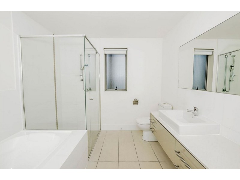 223/1 Toombul Avenue, Miami QLD 4220