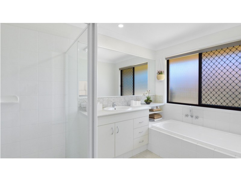 63 Ormeau Ridge Road, Ormeau Hills QLD 4208