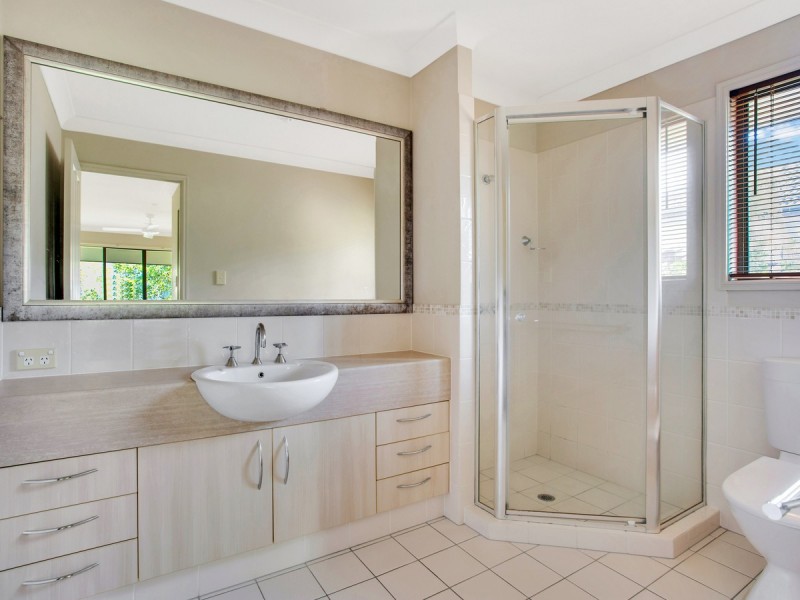 18/2 North Shore Avenue, Varsity Lakes QLD 4227