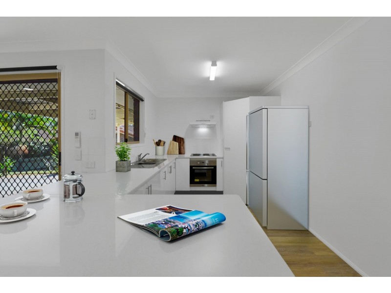 8 Tavuzzi Terrace, Edens Landing QLD 4207