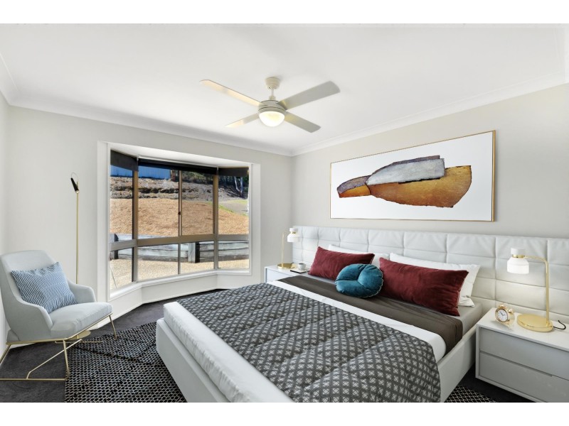 8 Tavuzzi Terrace, Edens Landing QLD 4207