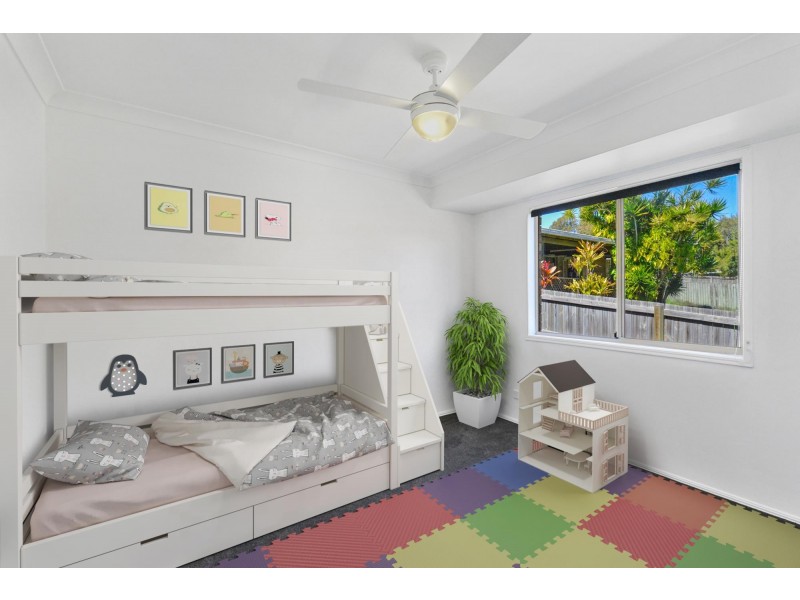 8 Tavuzzi Terrace, Edens Landing QLD 4207