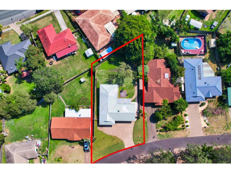 8 Tavuzzi Terrace, Edens Landing QLD 4207