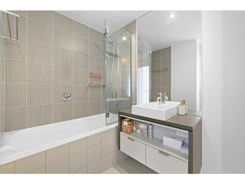 223/60 Riverwalk Avenue, Robina QLD 4226