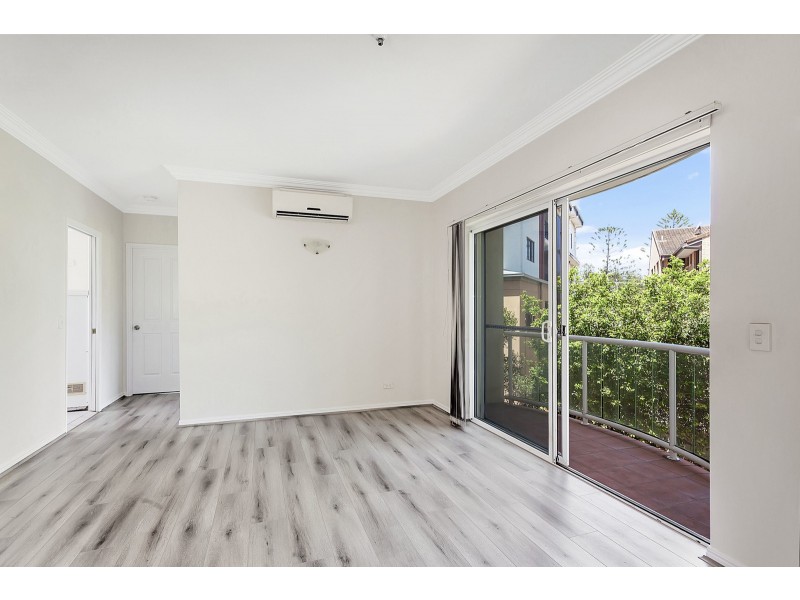 3/4 St Kilda Avenue, Broadbeach QLD 4218