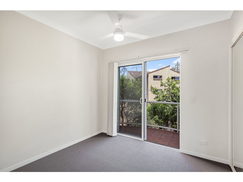 3/4 St Kilda Avenue, Broadbeach QLD 4218