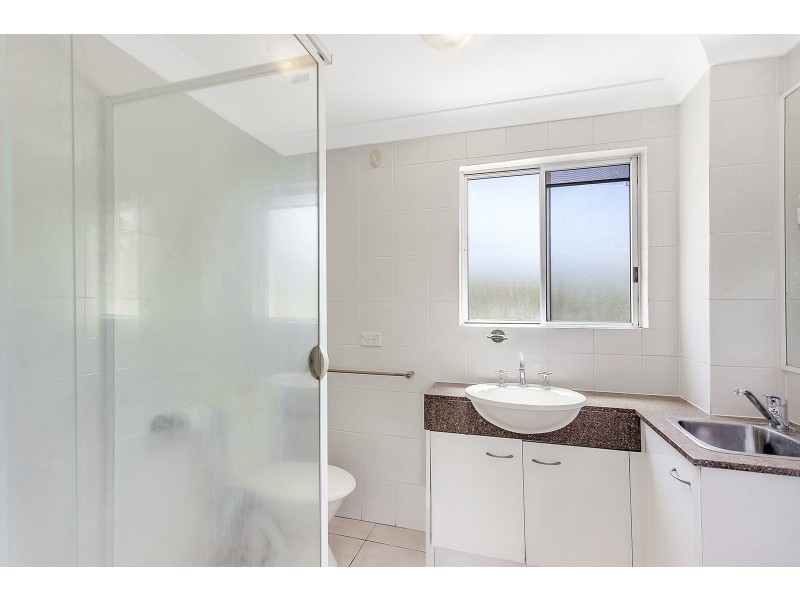 3/4 St Kilda Avenue, Broadbeach QLD 4218