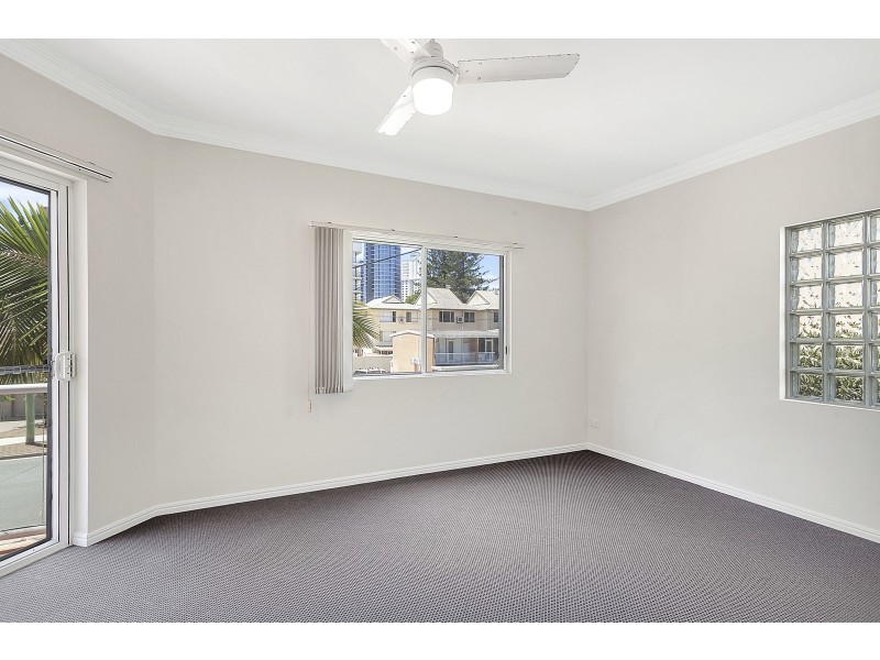 3/4 St Kilda Avenue, Broadbeach QLD 4218