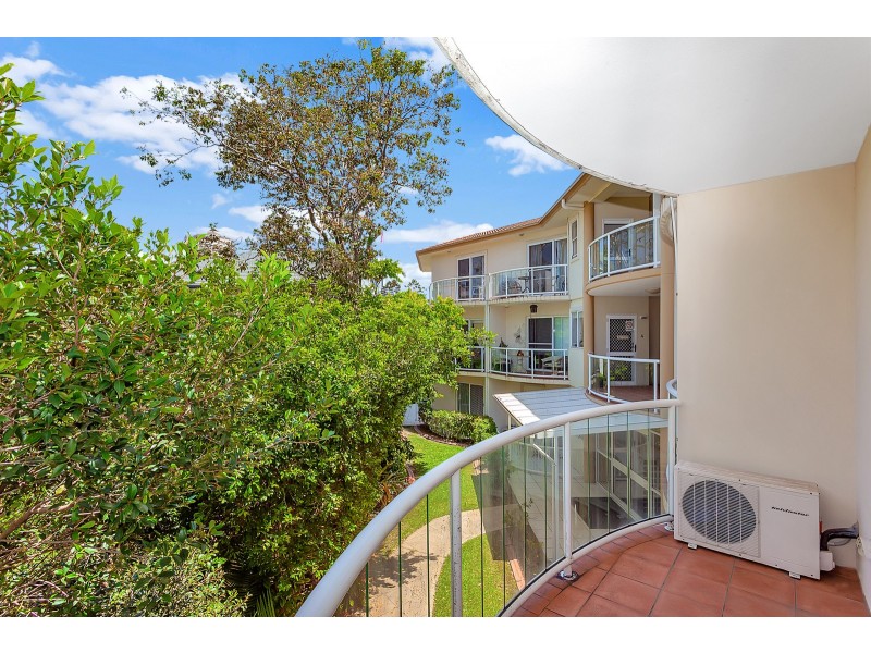 3/4 St Kilda Avenue, Broadbeach QLD 4218