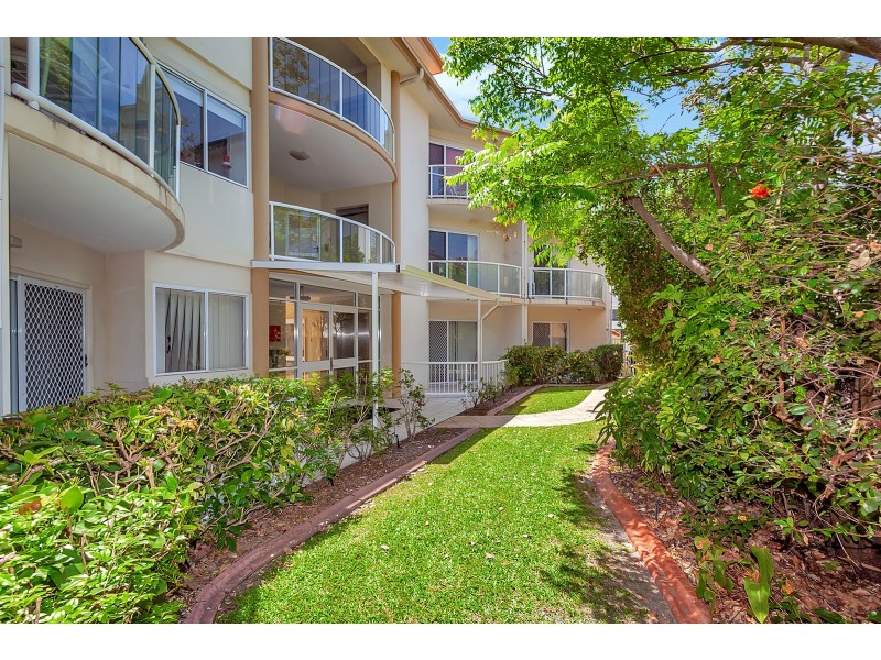 3/4 St Kilda Avenue, Broadbeach QLD 4218