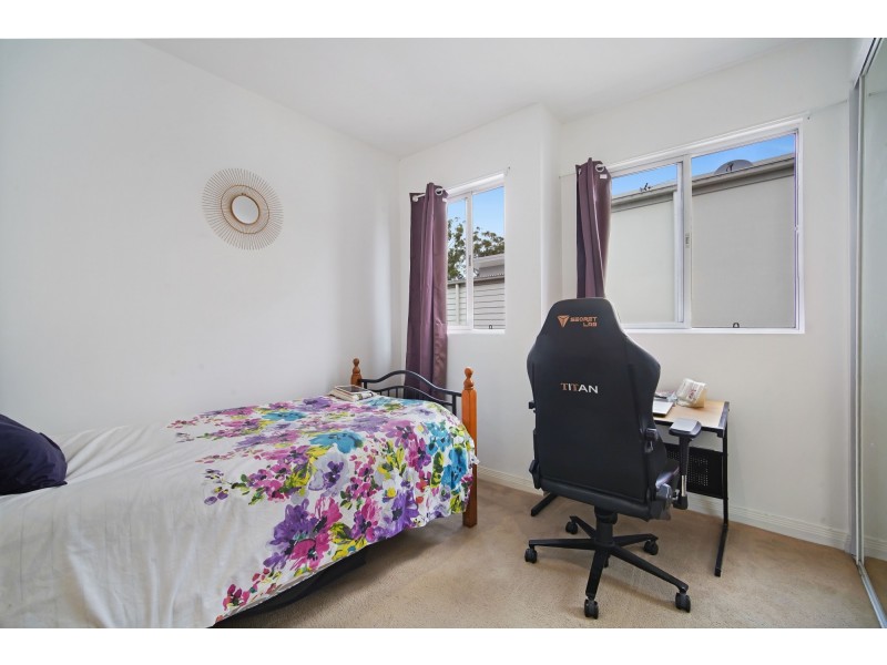 2/23 Andromeda Parade, Robina QLD 4226