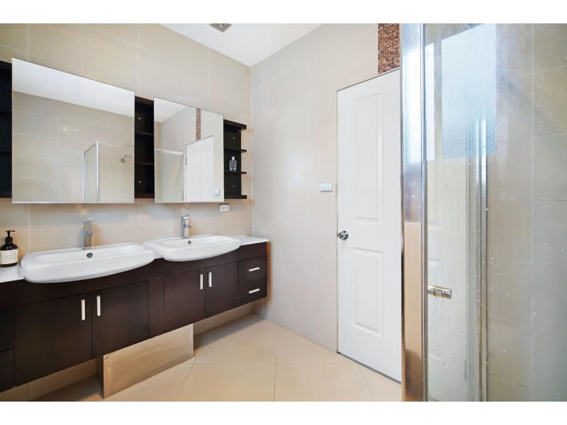 2/23 Andromeda Parade, Robina QLD 4226