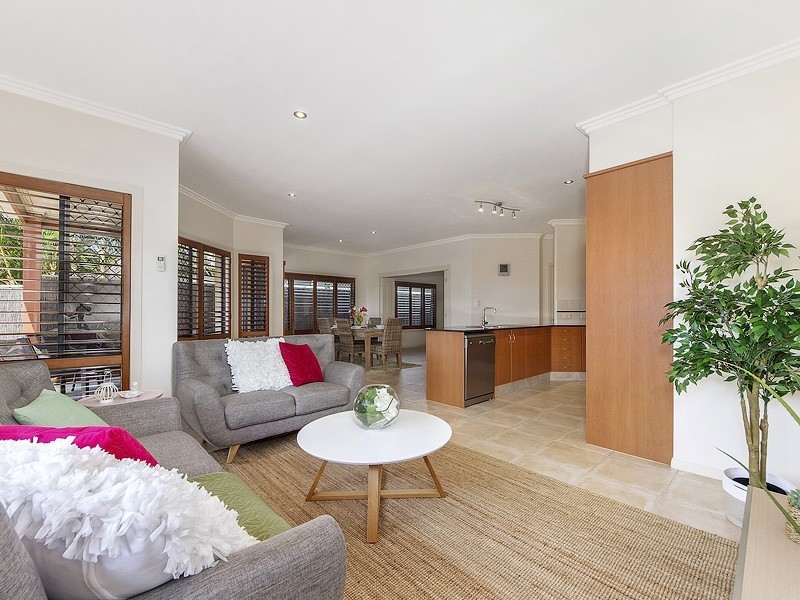 15 Andorra Place, Varsity Lakes QLD 4227