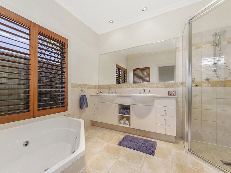 15 Andorra Place, Varsity Lakes QLD 4227