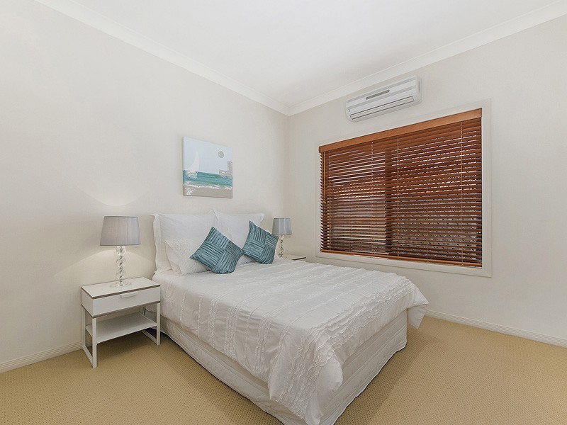 15 Andorra Place, Varsity Lakes QLD 4227