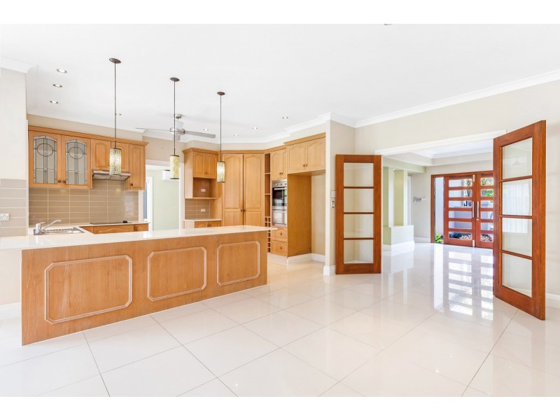 30 Kirralee Drive, Robina QLD 4226