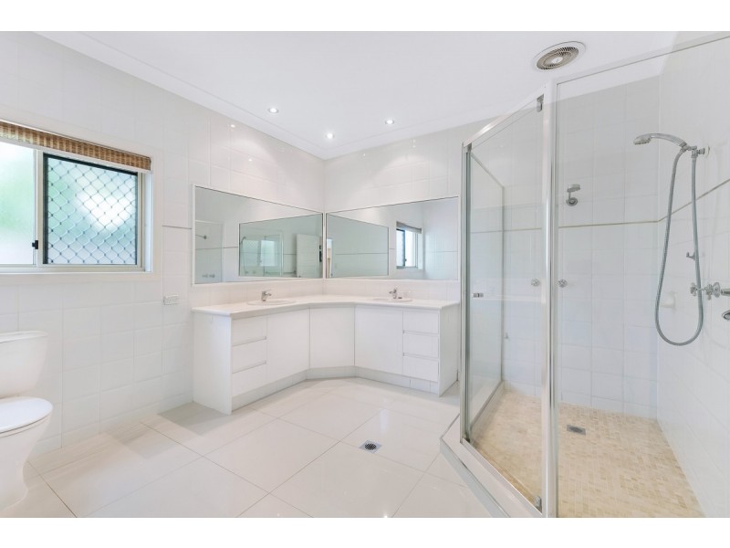 30 Kirralee Drive, Robina QLD 4226