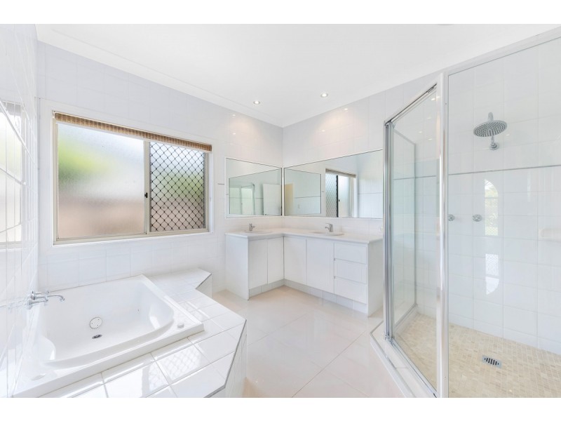 30 Kirralee Drive, Robina QLD 4226