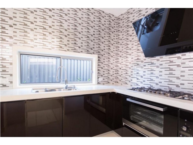 40 Avanti Street, Mermaid Waters QLD 4218