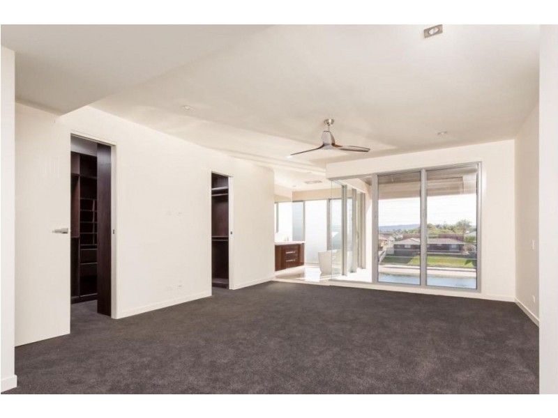 40 Avanti Street, Mermaid Waters QLD 4218