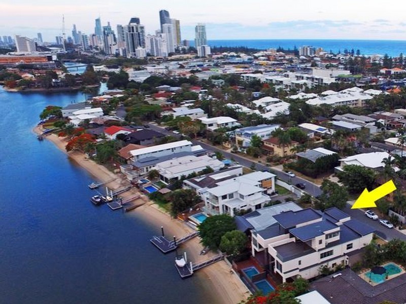 40 Avanti Street, Mermaid Waters QLD 4218